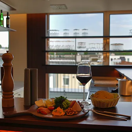 Karl 4* Ingelheim am Rhein